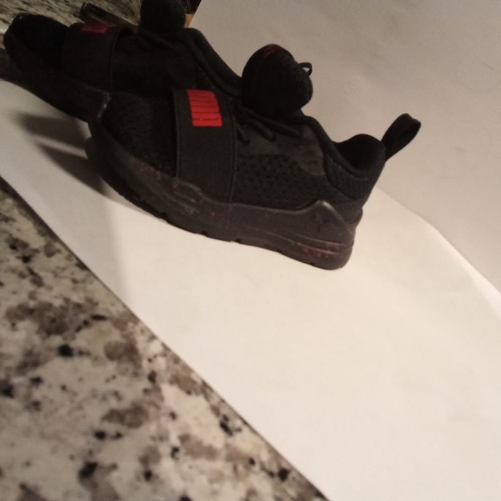 Shoes - Picture 2 of 4